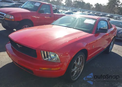 2007 Ford Mustang V6 Deluxe/V6 Premium z USA, uszkodzony, nr VIN 1ZVFT80N975197546